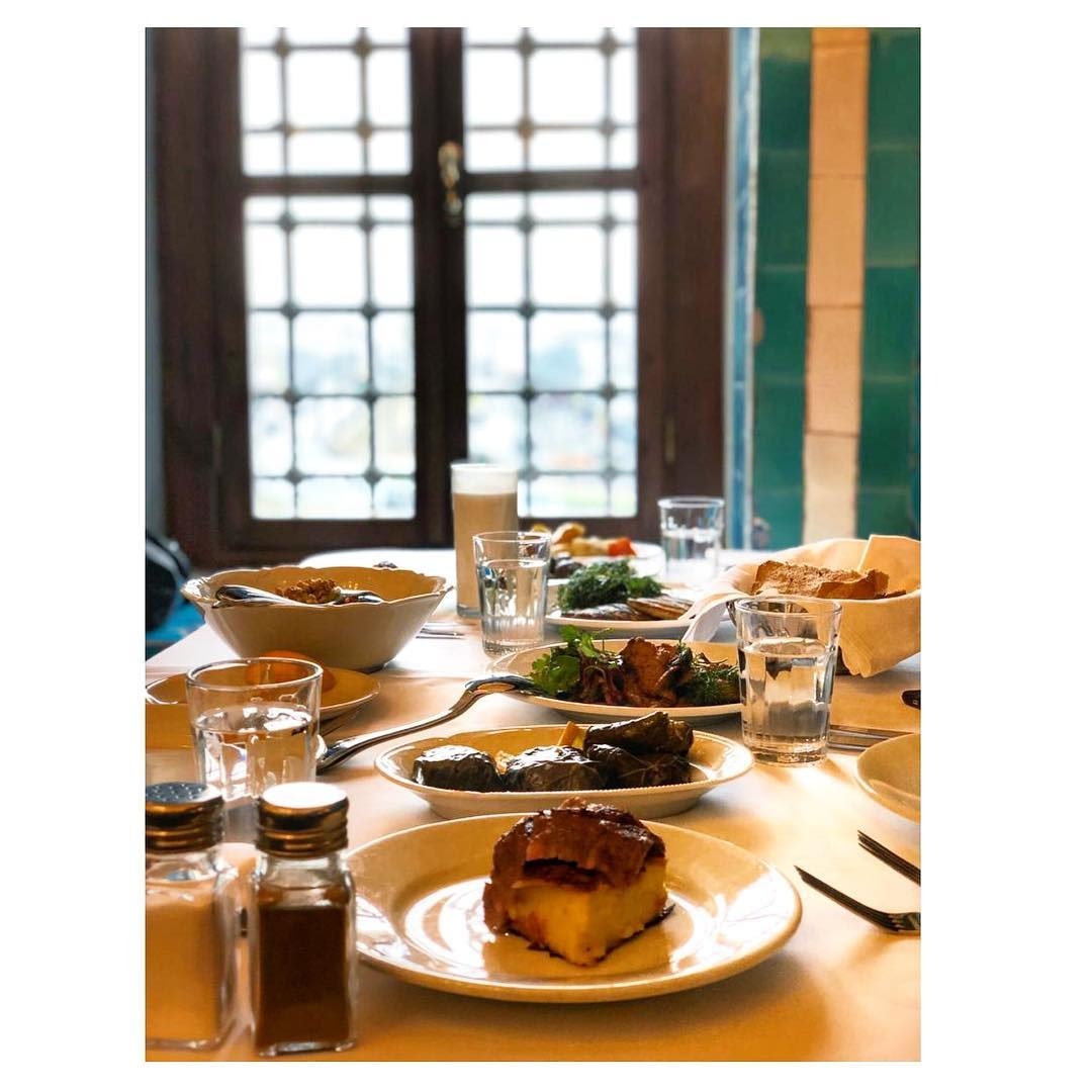 Pandeli: a table prepared for sharing