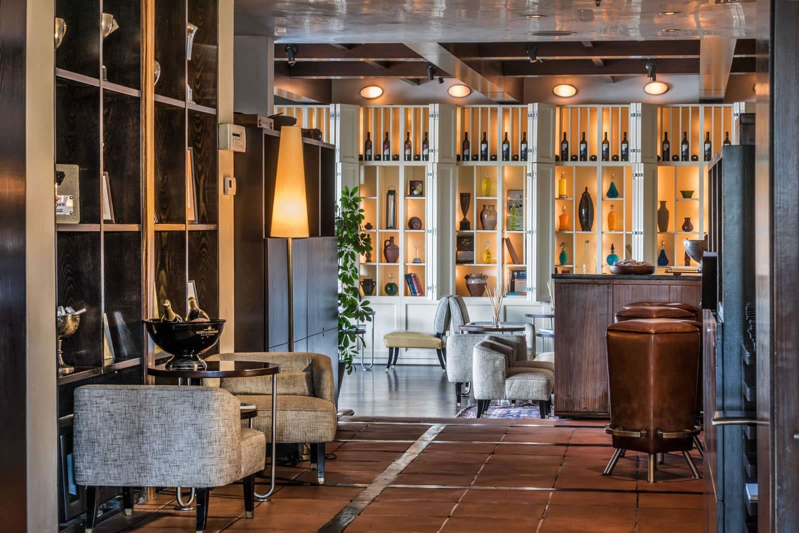 Paper Moon İstanbul restoranının iç mekânı ve atmosferi