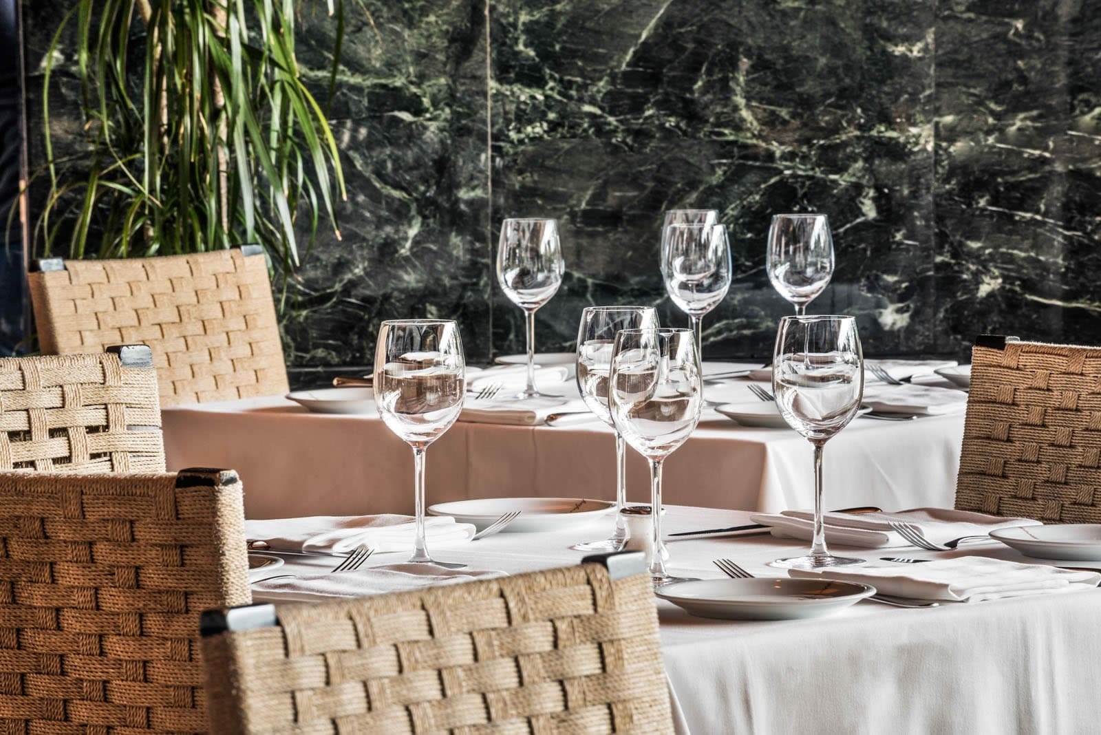 Paper Moon İstanbul restoranının iç mekânı ve atmosferi