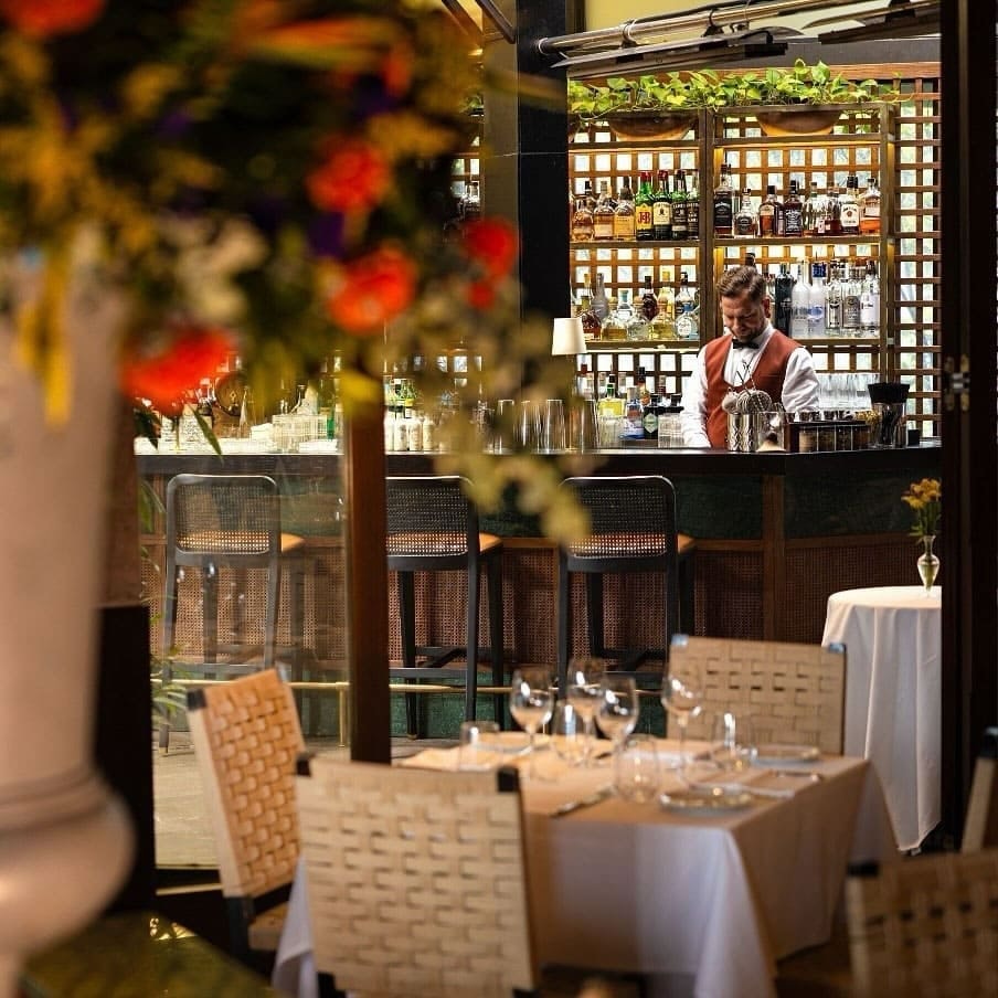 Paper Moon İstanbul restoranının iç mekânı ve atmosferi