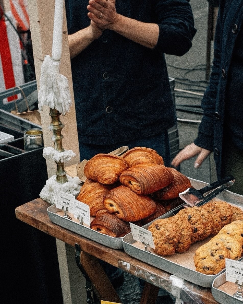Food and atmosphere at Petra Roasting Company Nişantaşı
