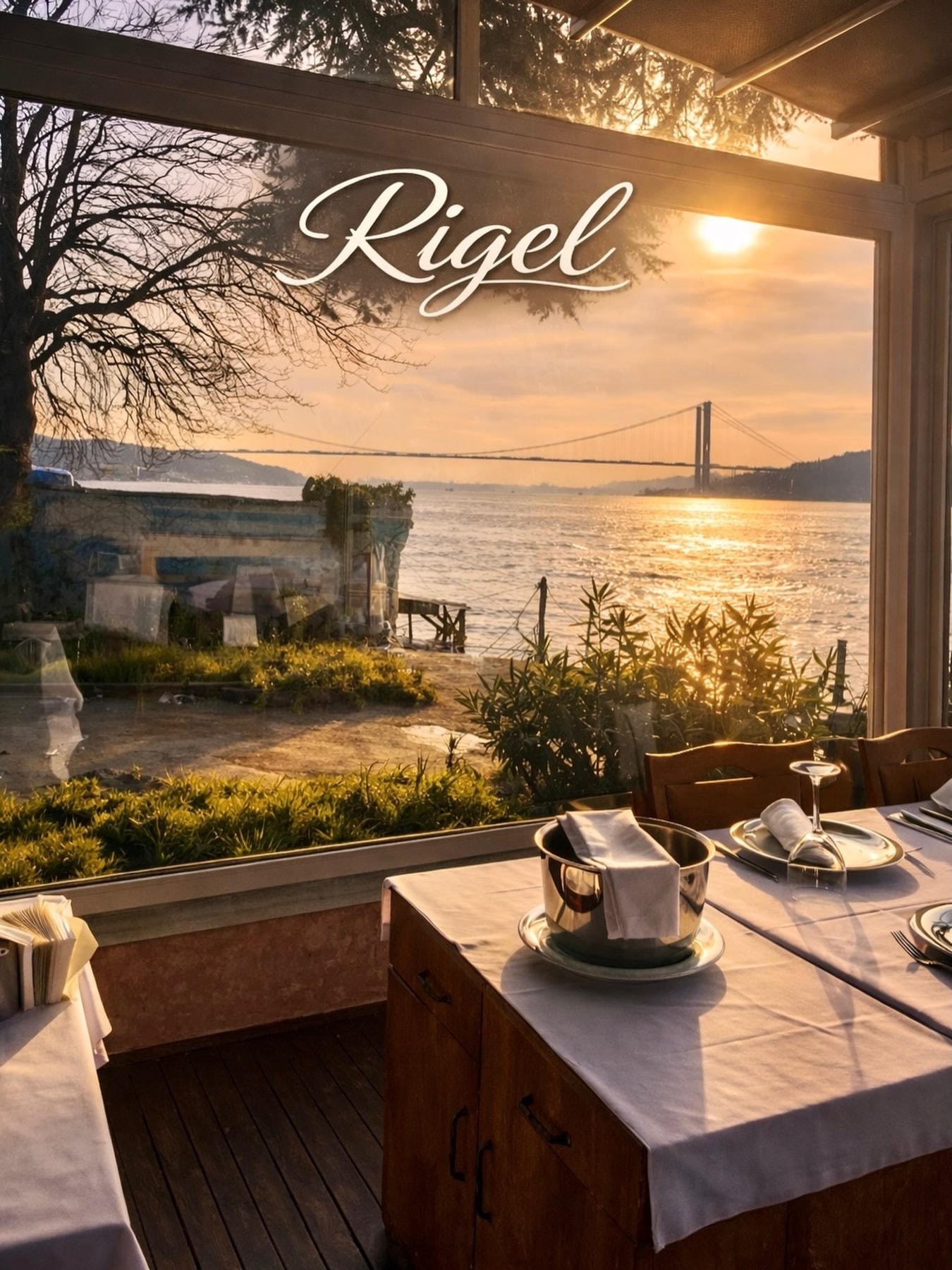 Rigel Restaurant: hazırlanmış servis masaları