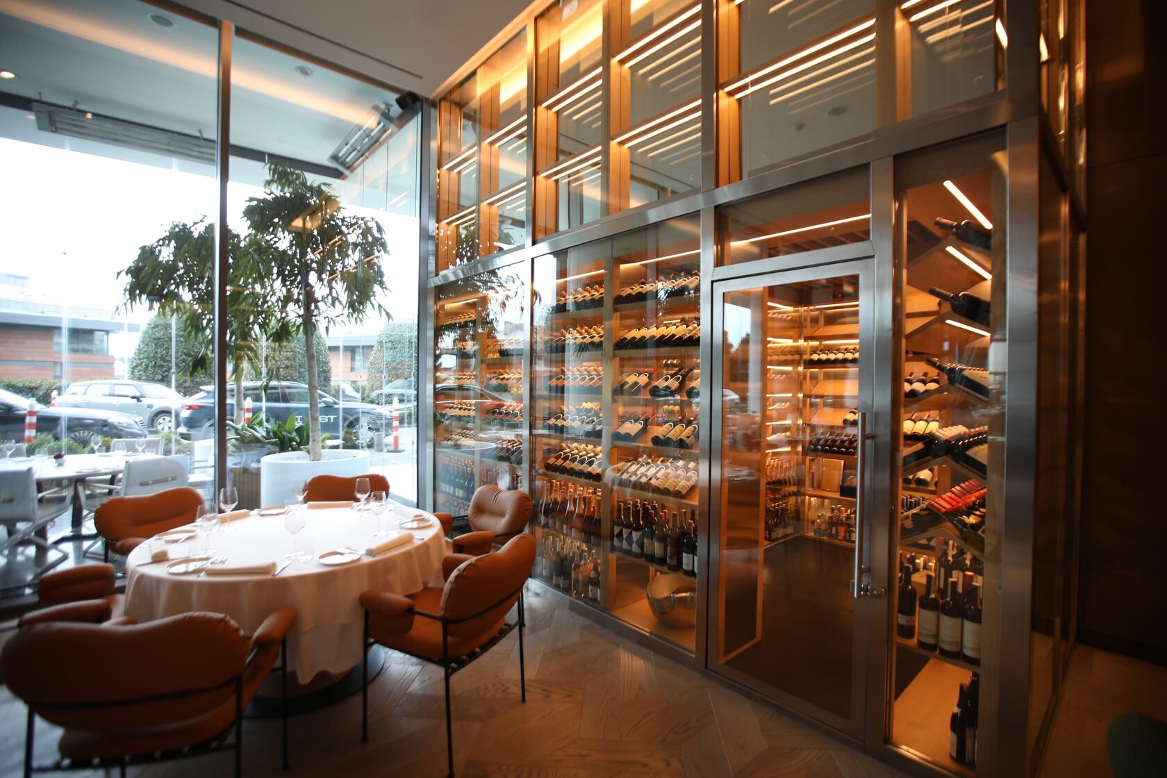 The dining room and atmosphere at Sakhalin