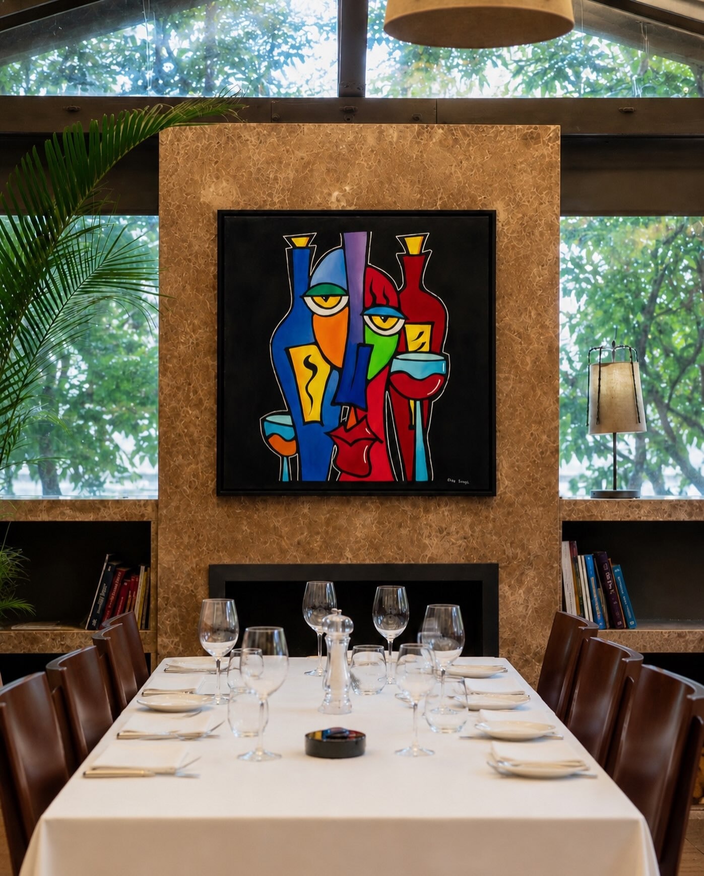 Şans Restaurant restoranının iç mekânı ve atmosferi