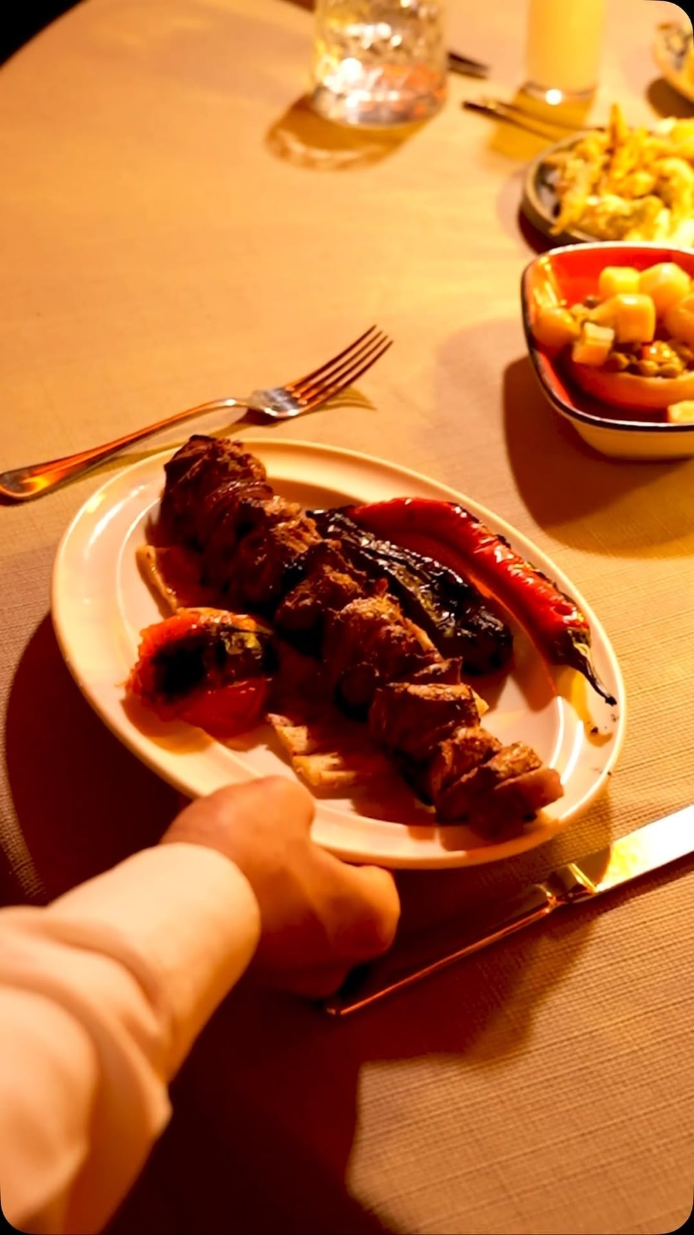 Sekizdeyiz restoranında yemek ve atmosfer