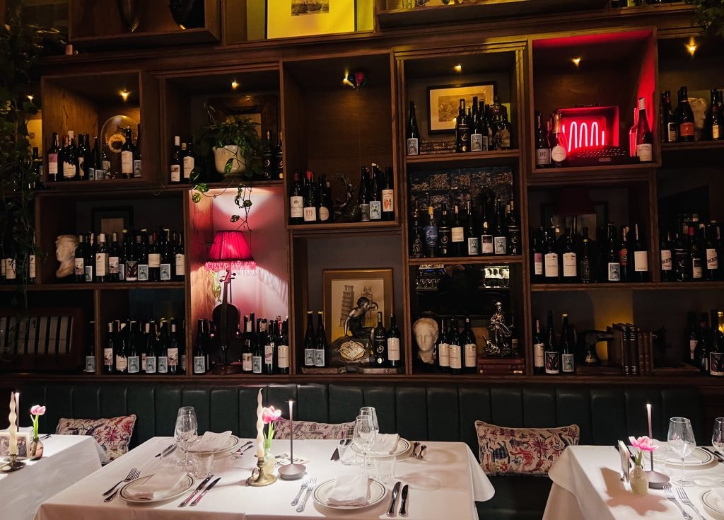 Sen'den Karaköy restoran atmosferi