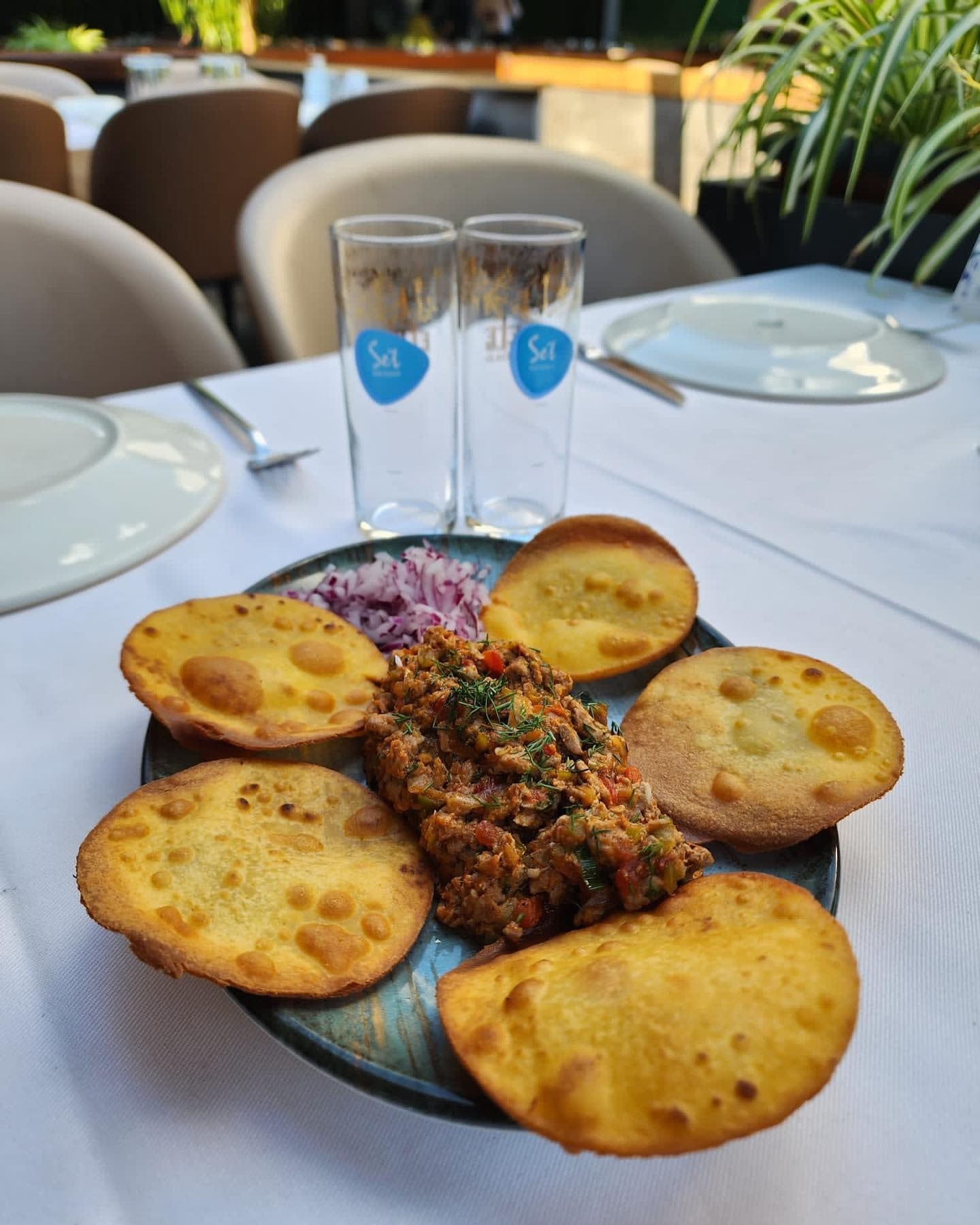 Set Balık: a plate ready for service