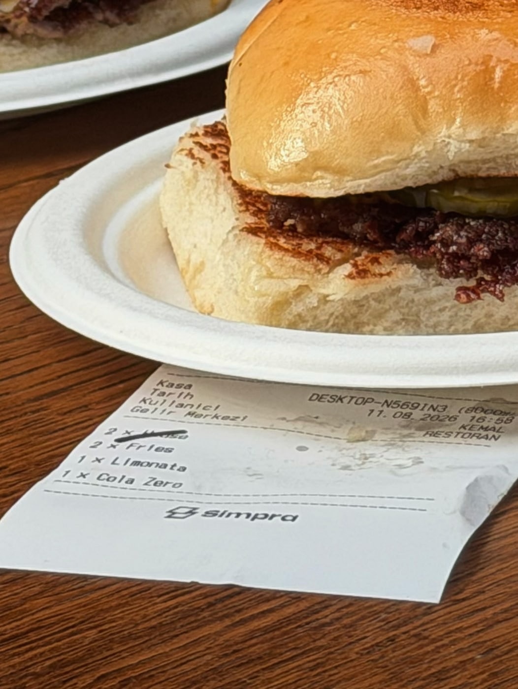 Supernormal Burger mutfağından özenle hazırlanmış bir lezzet