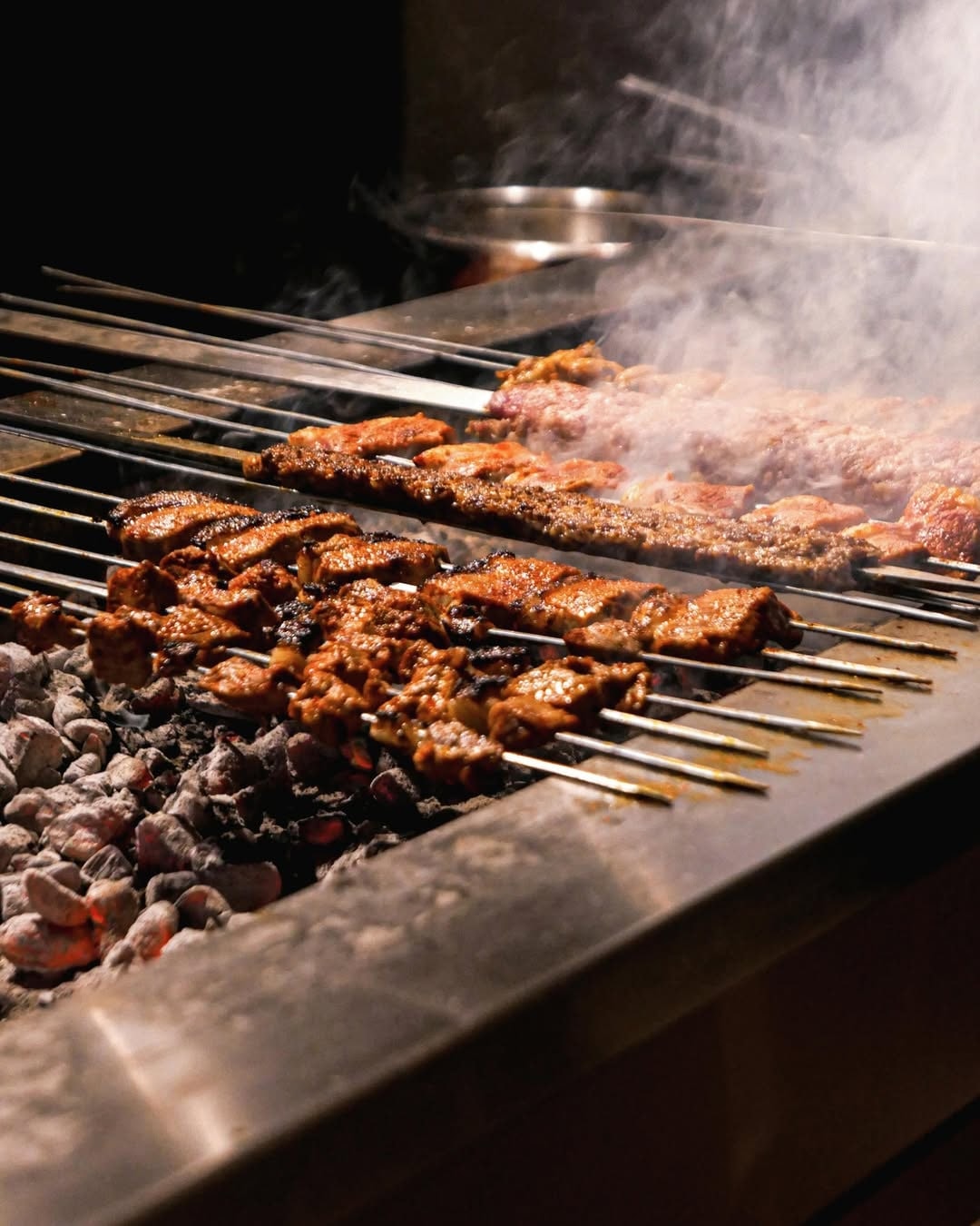 Tek Kebapçı restoranının özenli iç mekânı ve atmosferi
