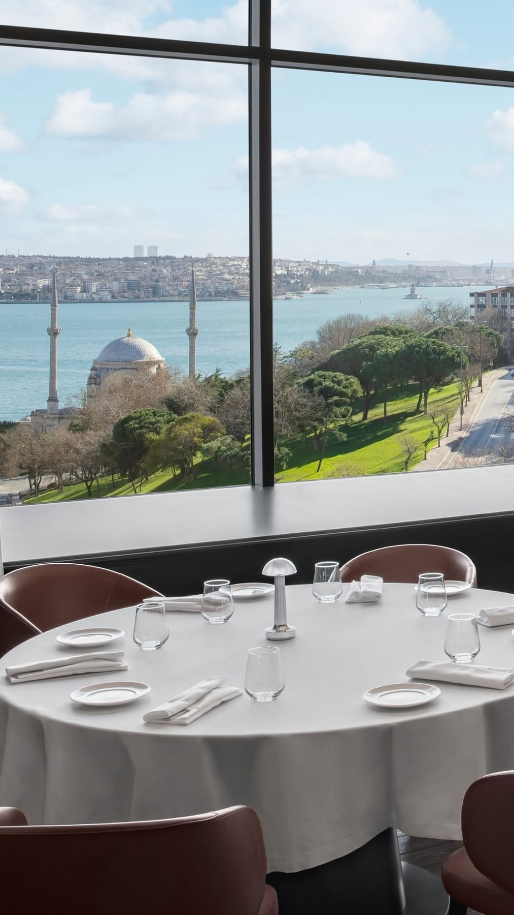 The Ritz-Carlton, Şişli restoranında yemek ve atmosfer