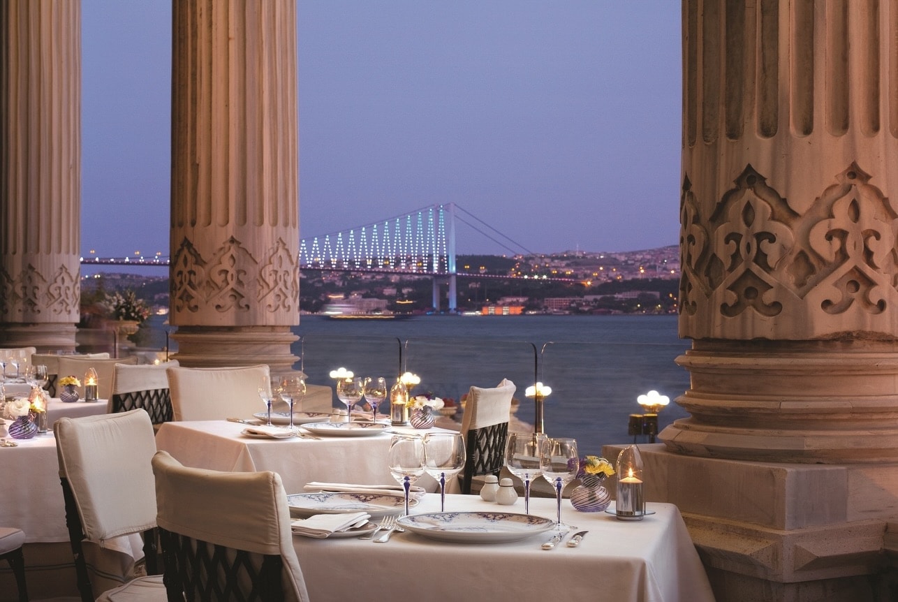 Interior and atmosphere at Tuğra Restaurant