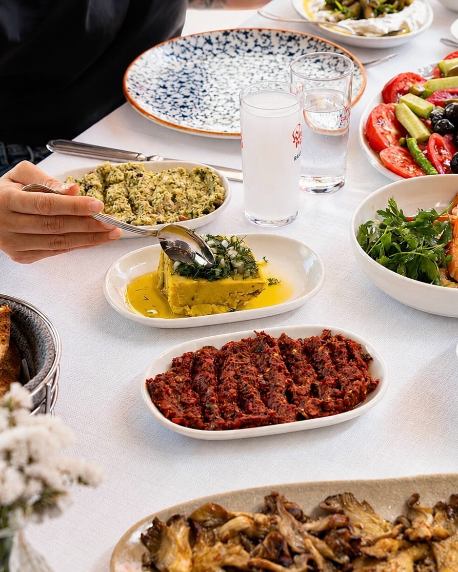 A carefully presented dish from Yeniköy Balıkçısı