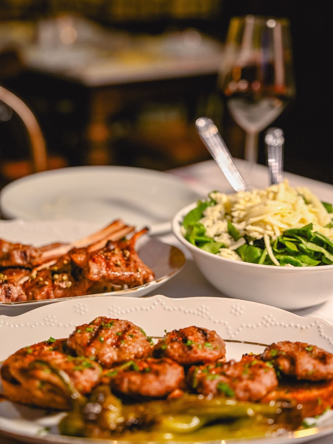The dining atmosphere at Zevk Lokantası