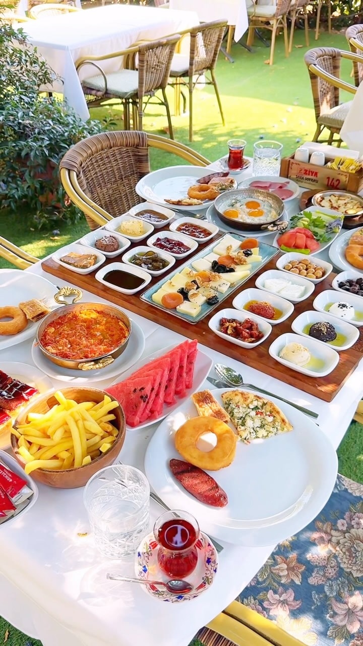 A carefully presented dish from Ziya Şark Sofrası Florya