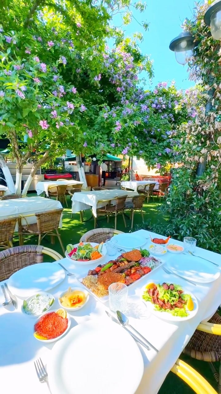 Interior and atmosphere at Ziya Şark Sofrası Florya