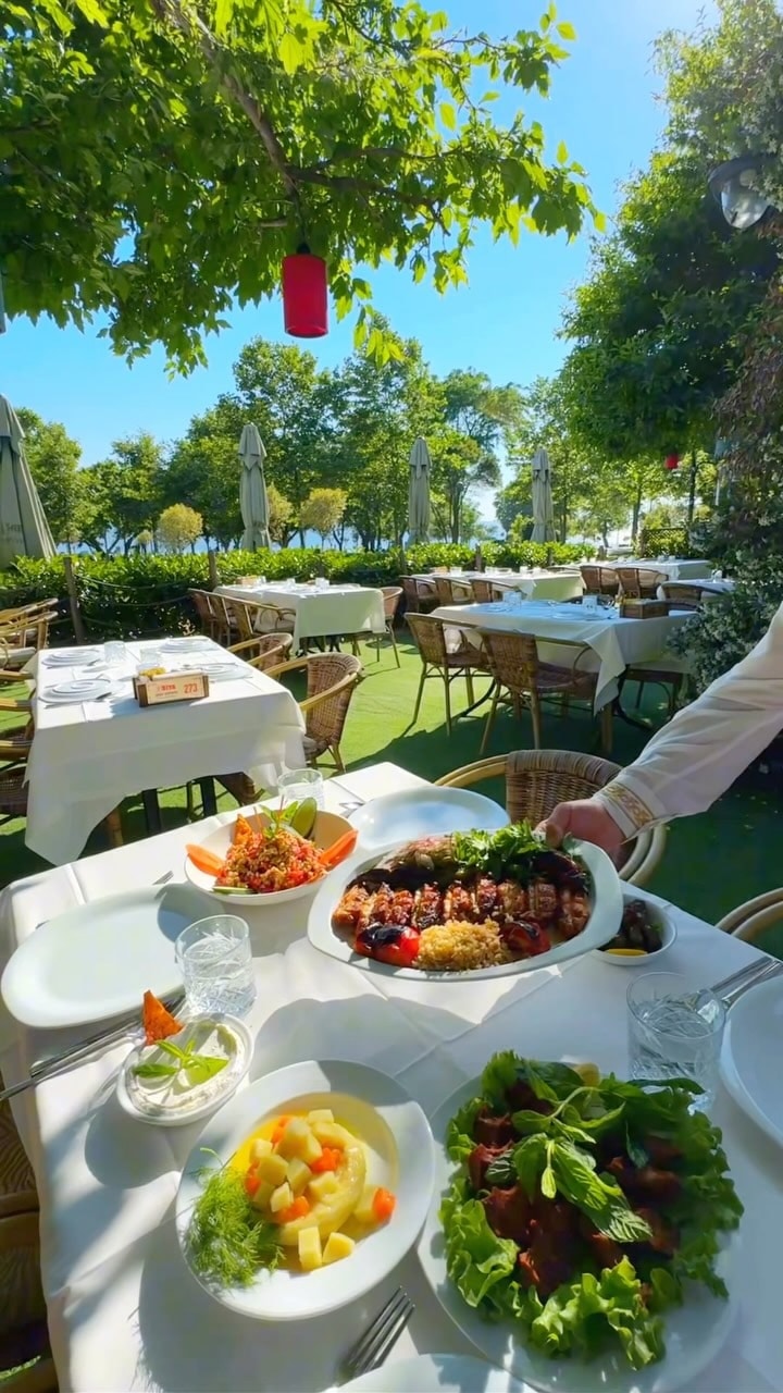Interior and atmosphere at Ziya Şark Sofrası Florya